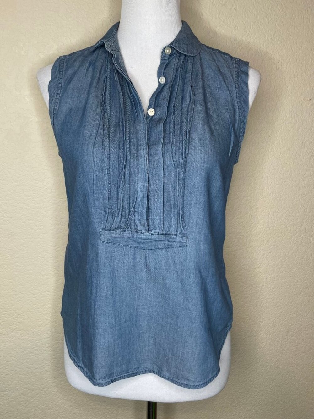 LOFT Western Indie Chambray Pintuck Sleeveless Popover Henley Denim Shirt SP - Picture 2 of 12